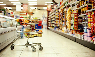 Продажа продовольствия без перебоя: режим работы магазинов в праздничные дни 
