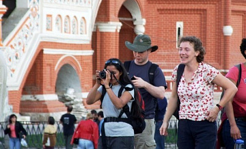 10 тысяч рублей в сутки в среднем тратят туристы на отдых в Москве